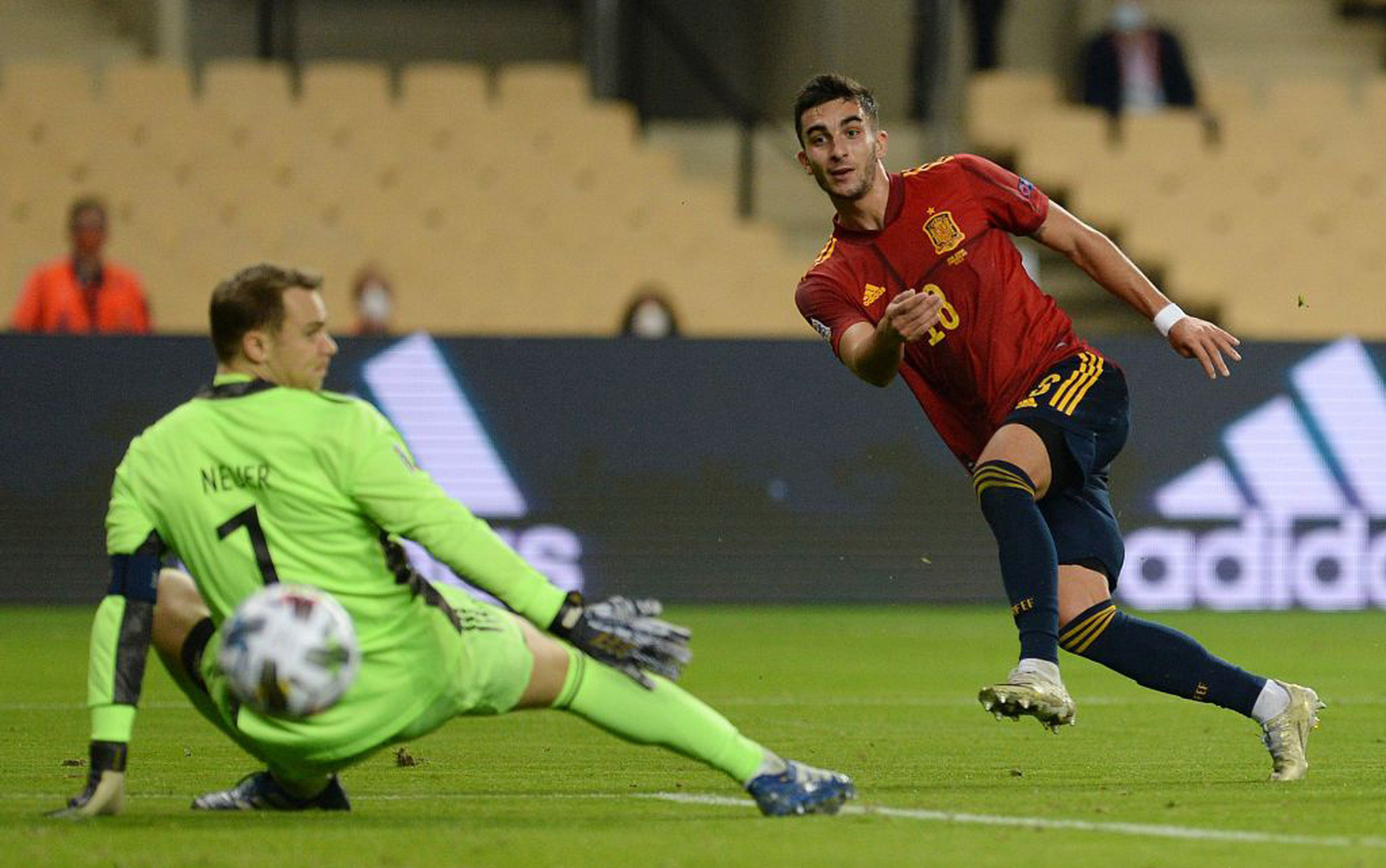 德州扑克规则-欧国联赛场电光火石，精彩瞬间尽收眼底